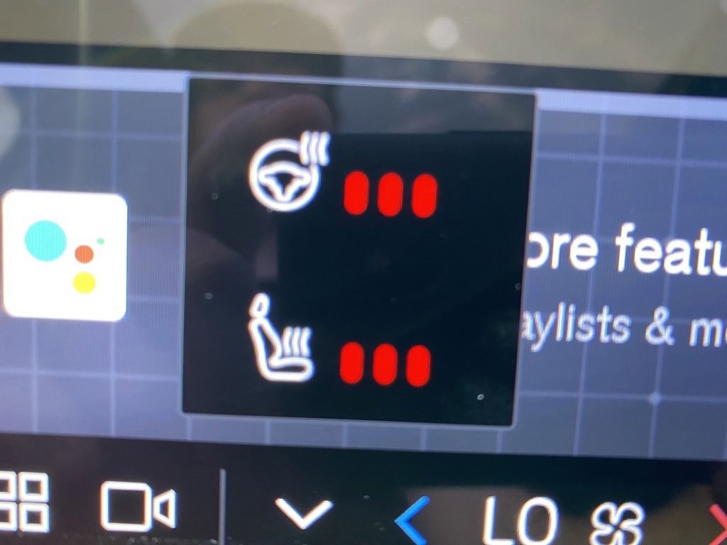 New 2023 Volvo C40 P8 Recharge Plus w/ Climate Package image 24