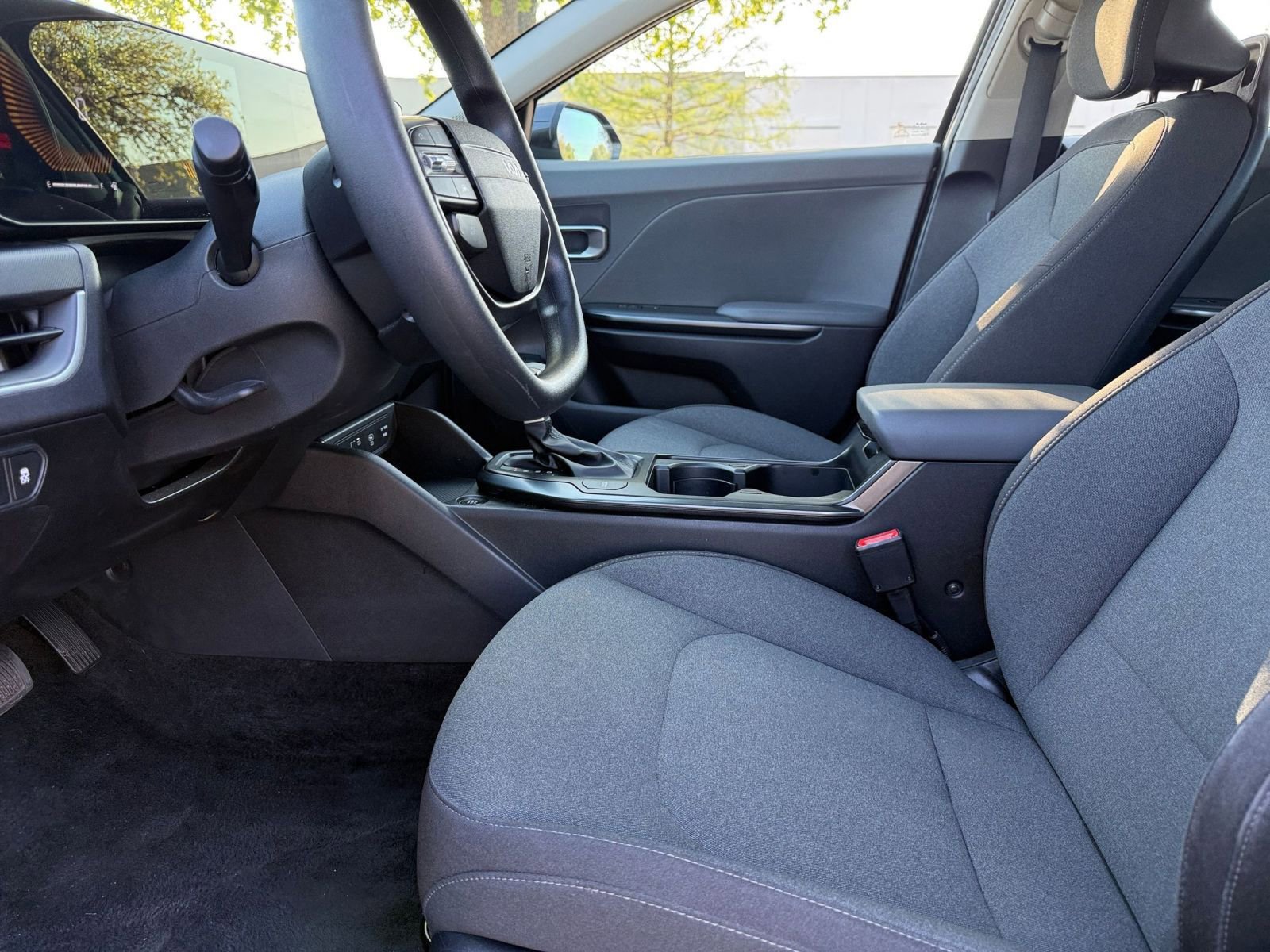 Used 2025 Kia K4 FWD image 28