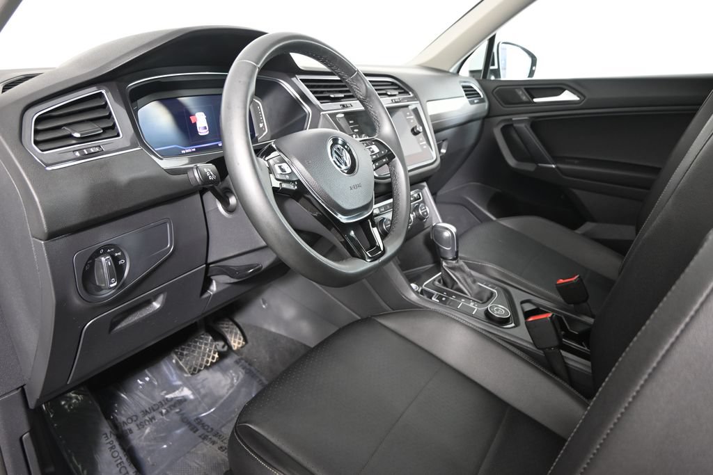 Used 2020 Volkswagen Tiguan SEL AWD/4WD image 22