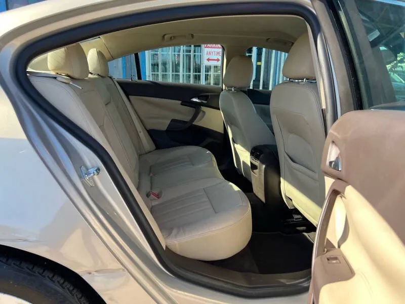 Used 2011 Buick Regal CXL FWD image 13