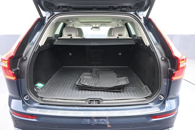 Used 2023 Volvo XC60 B5 Plus w/ Climate Package AWD/4WD image 27