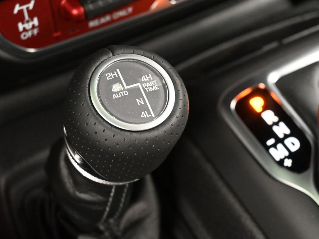 Used 2025 Jeep Gladiator Mojave image 29