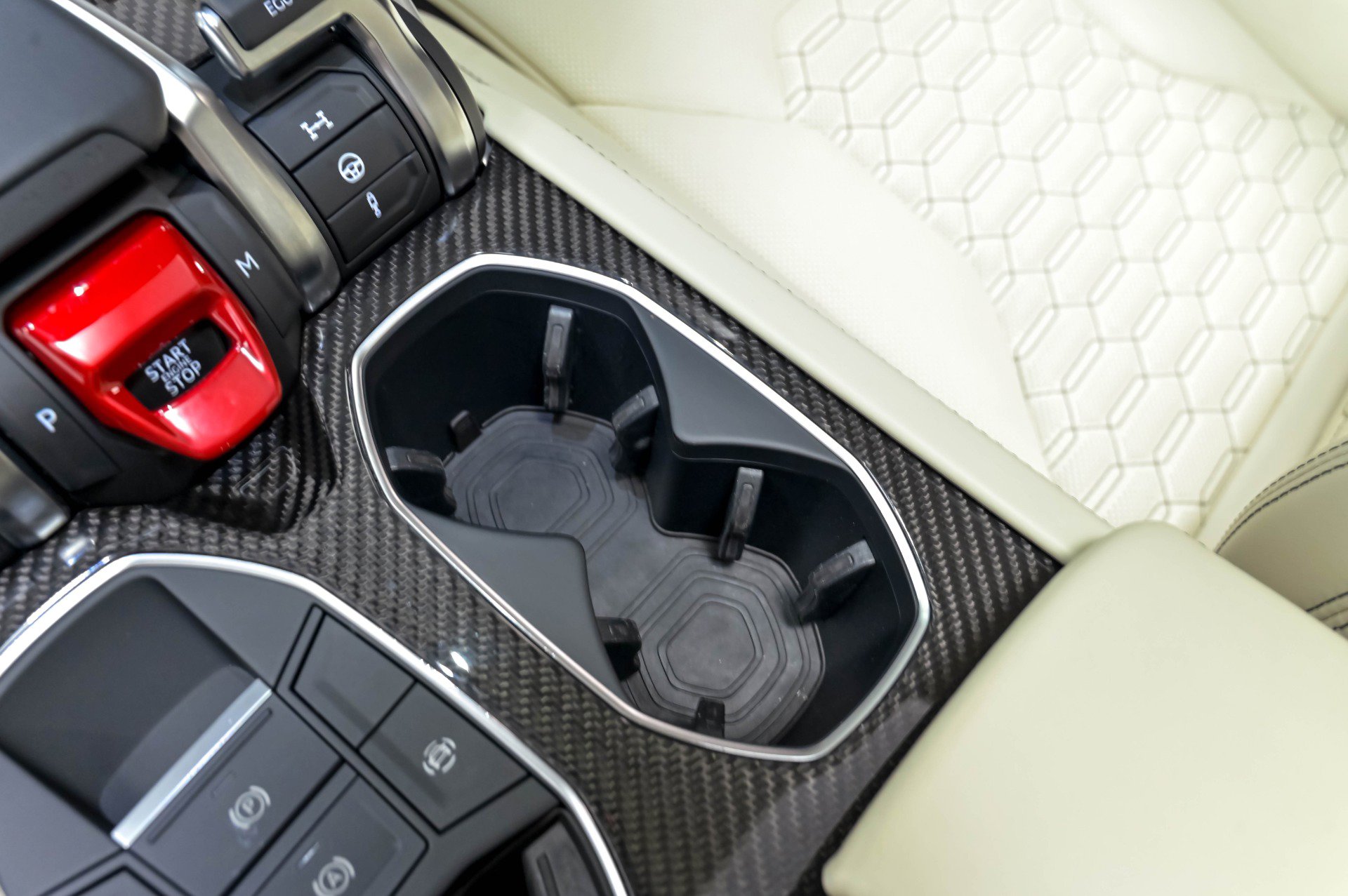 Used 2020 Lamborghini Urus AWD/4WD image 84