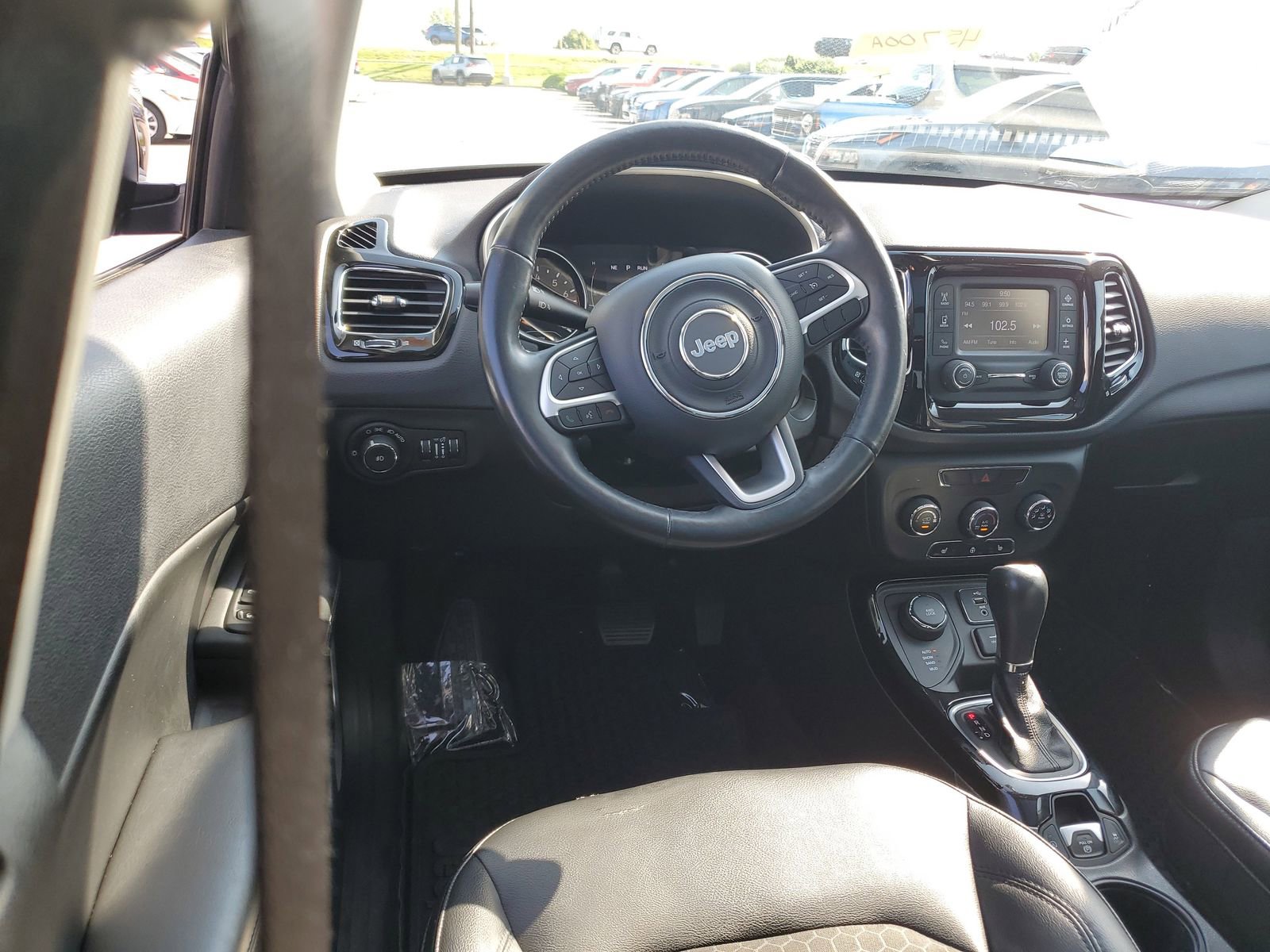 Used 2018 Jeep Compass Latitude AWD/4WD image 10