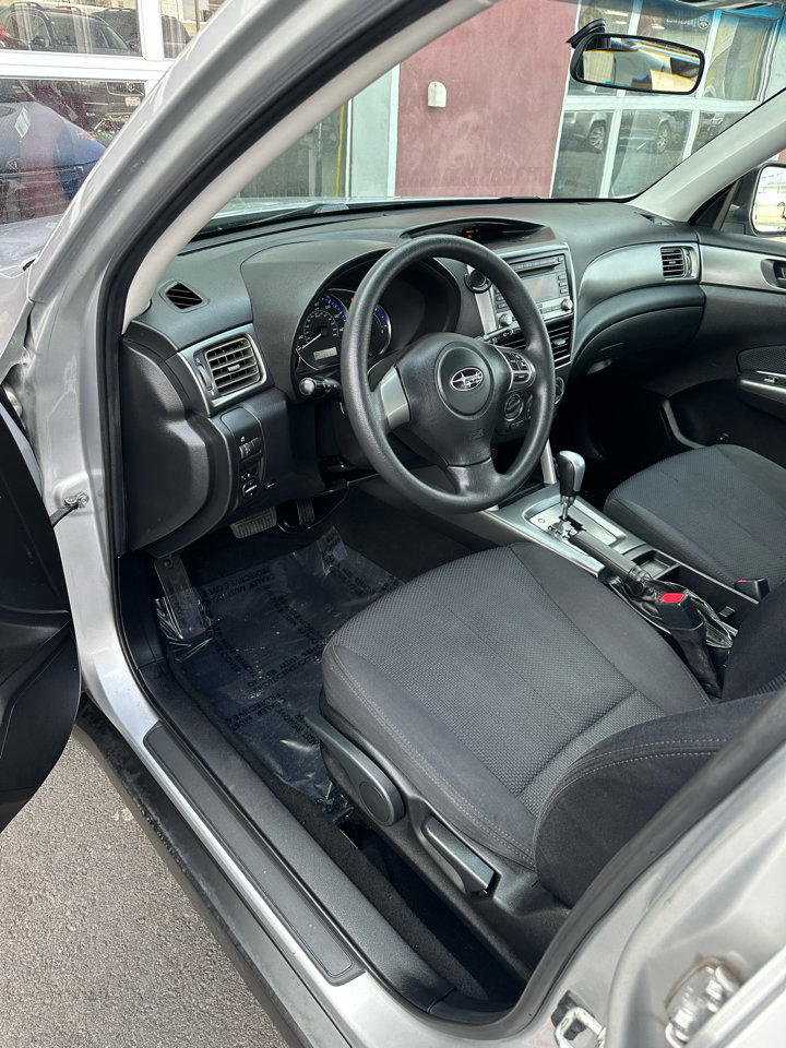 Used 2011 Subaru Forester 2.5X w/ Alloy Wheel Value Pkg image 2