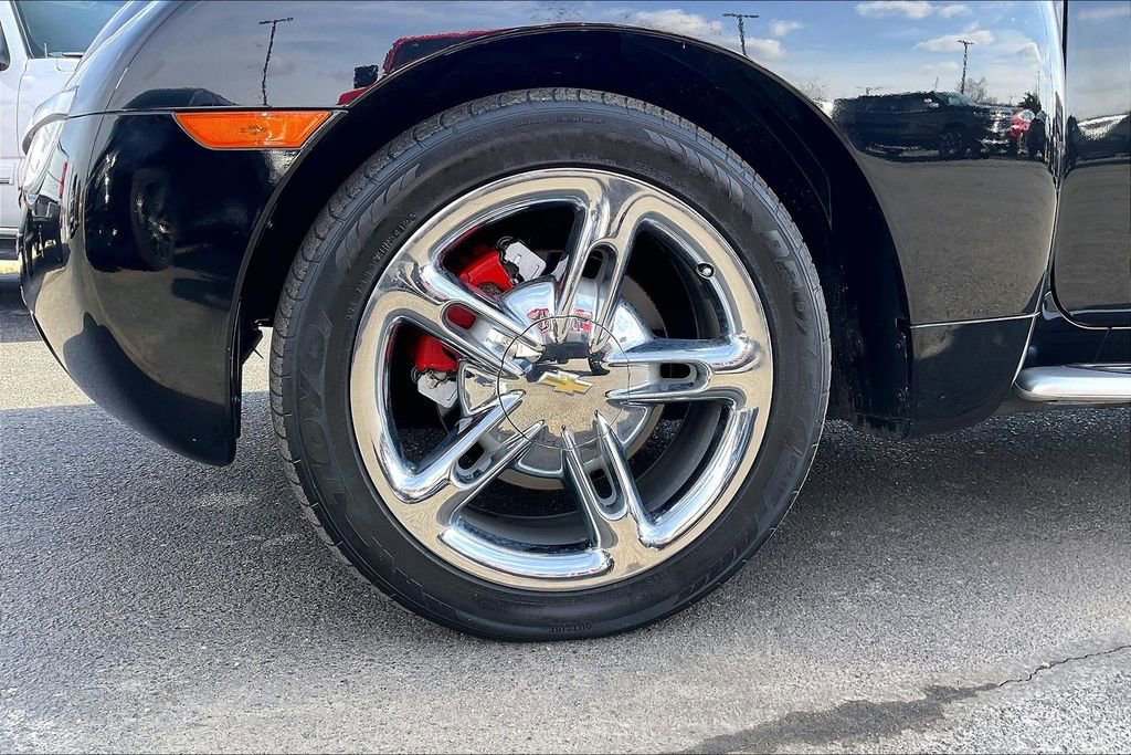 Used 2005 Chevrolet SSR w/ Preferred Equipment Group RWD image 31