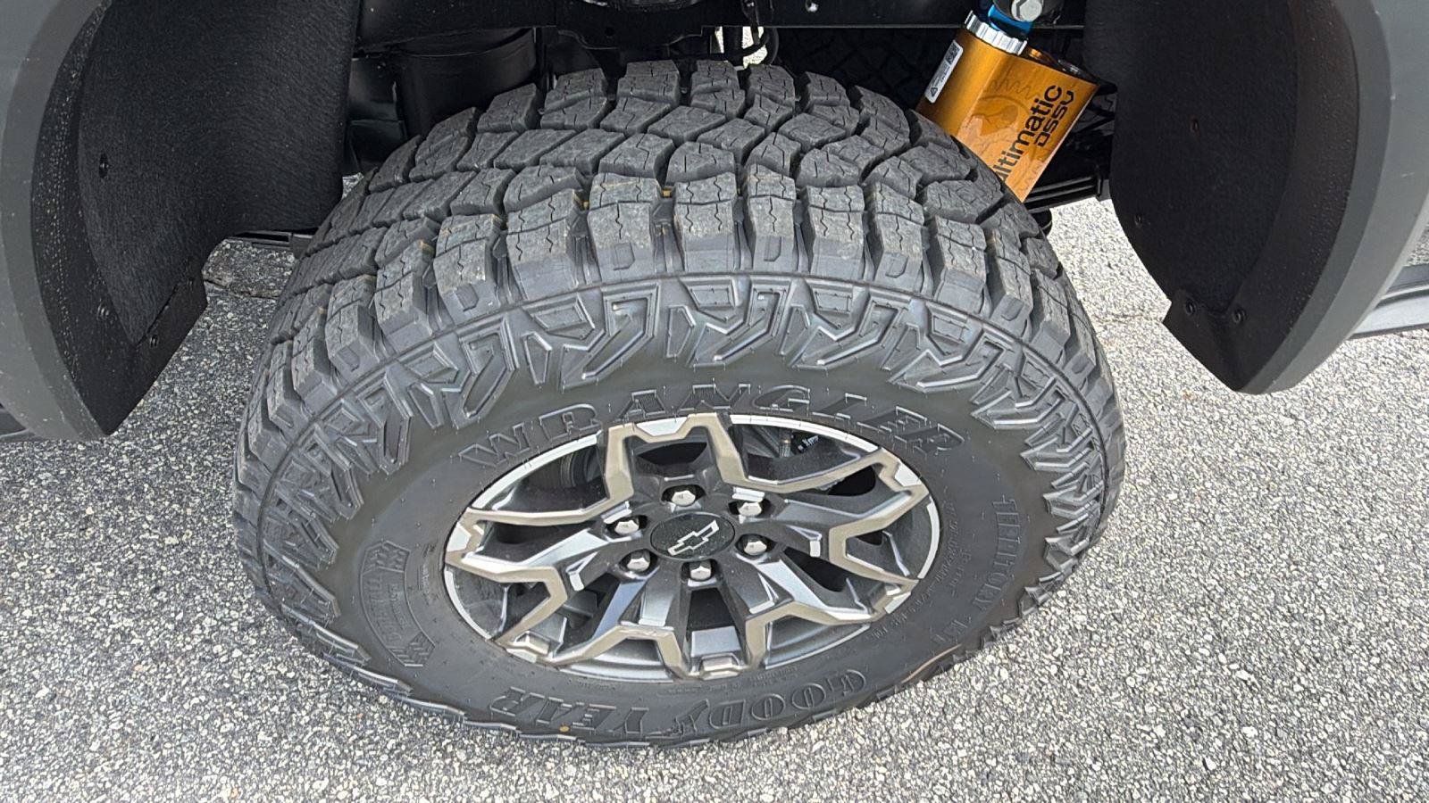 New 2026 Chevrolet Colorado ZR2 w/ Technology Package AWD/4WD image 12