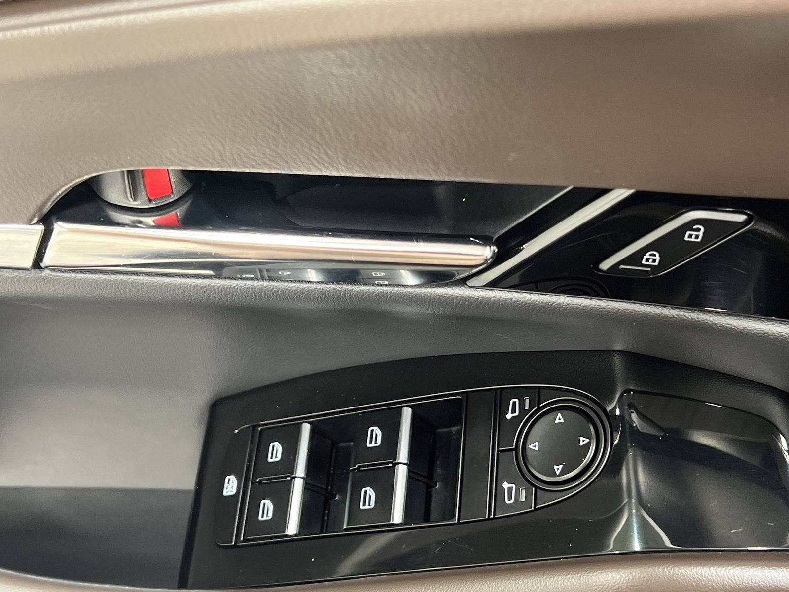 Used 2024 MAZDA CX-30 AWD 2.5 S w/ Premium Package image 13