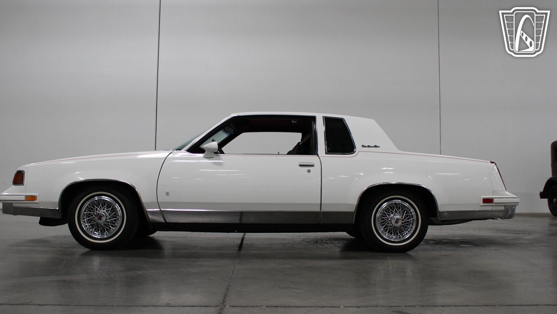 Used 1988 Oldsmobile Cutlass Supreme Classic Brougham RWD image 20