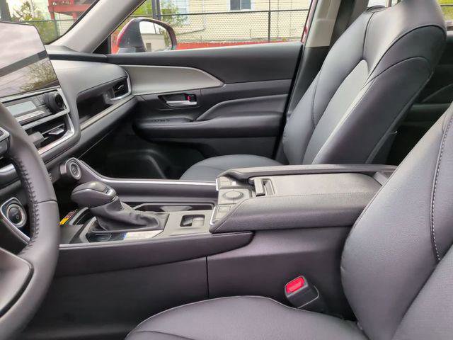 Certified 2025 Toyota Grand Highlander AWD Hybrid image 27