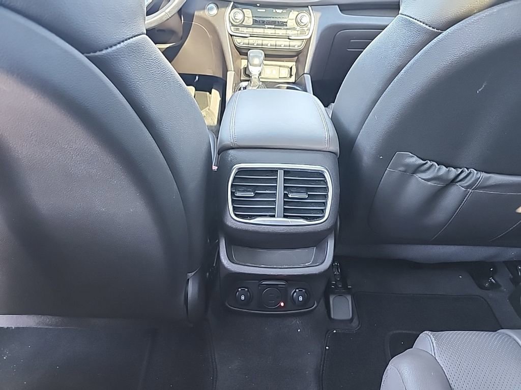 Used 2019 Hyundai Santa Fe FWD image 6
