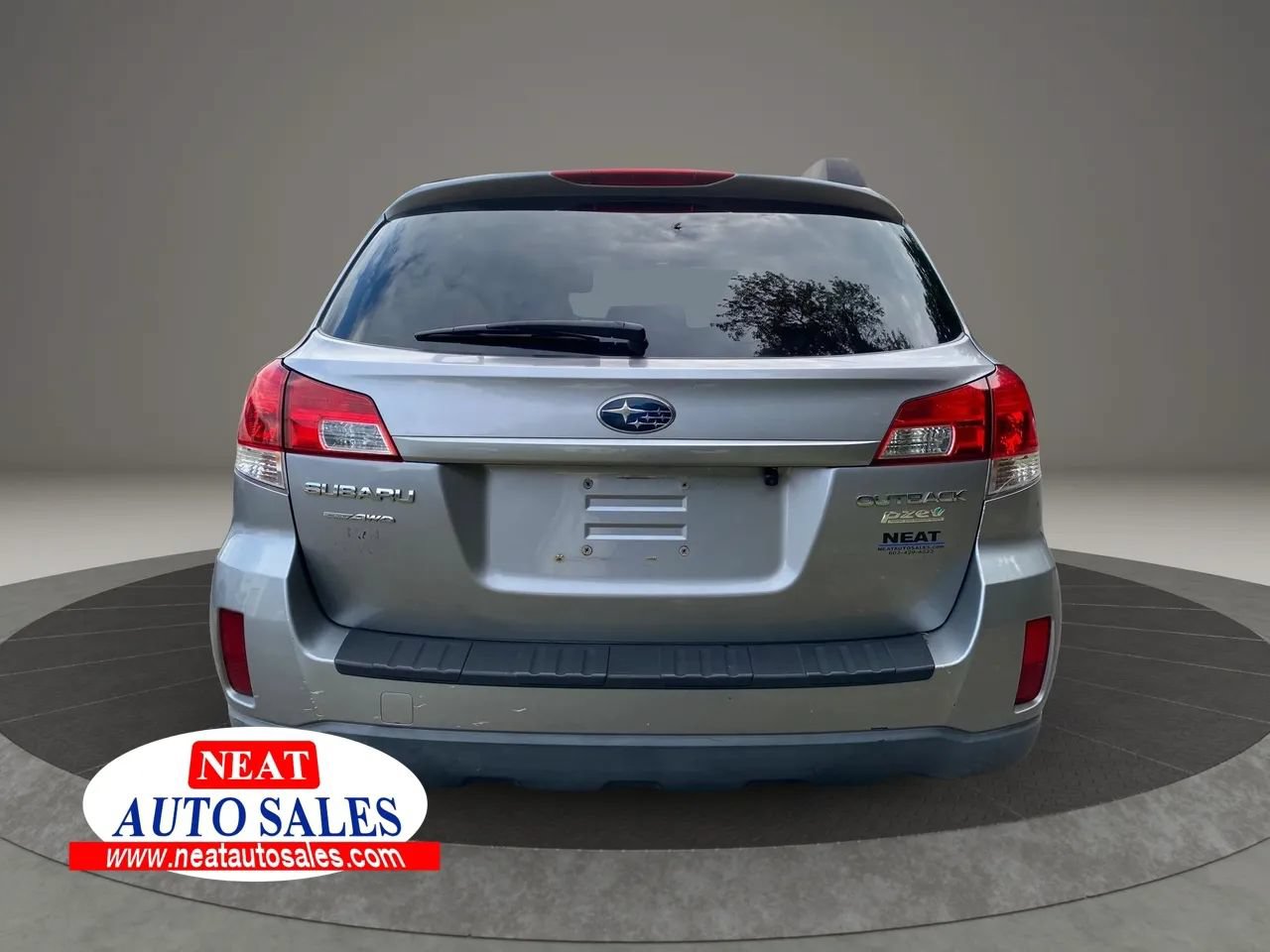 Used 2010 Subaru Outback 2.5i Limited AWD/4WD image 5