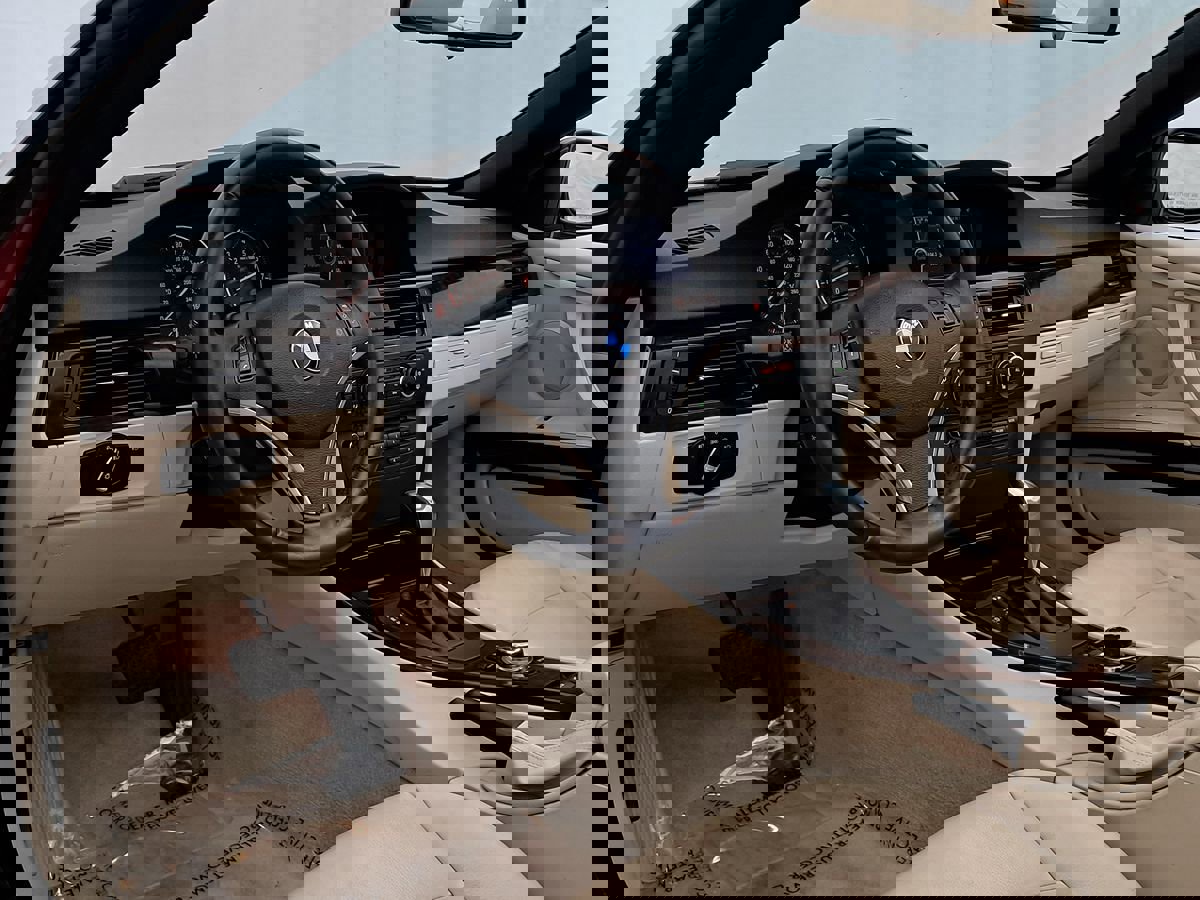 Used 2012 BMW 328i Convertible image 8