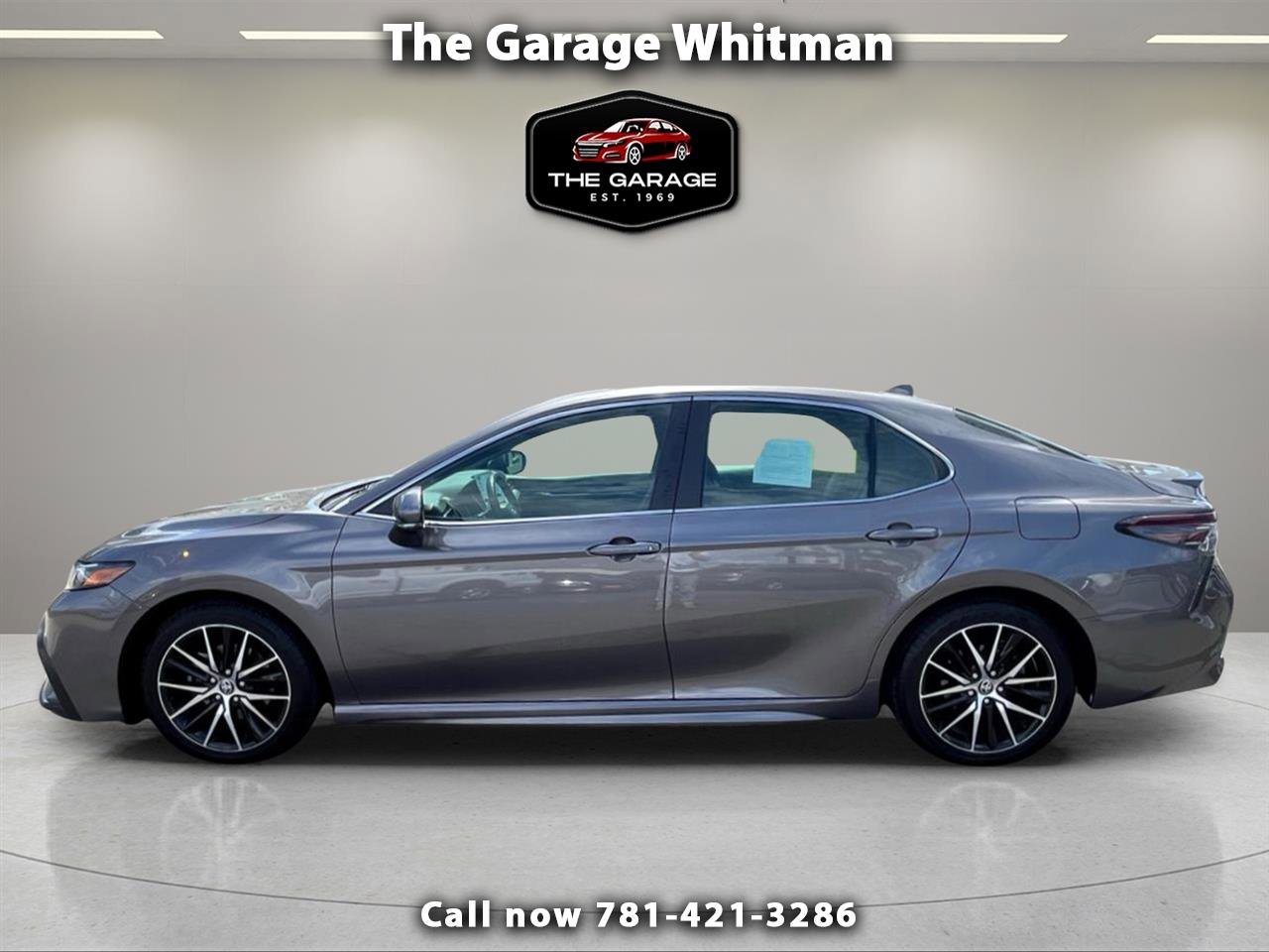 Used 2022 Toyota Camry SE image 1