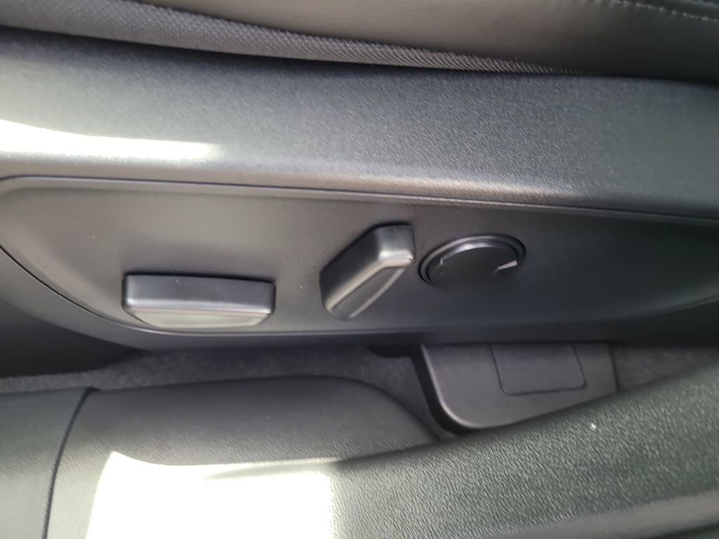 Certified 2026 Ford Escape SE FWD image 18