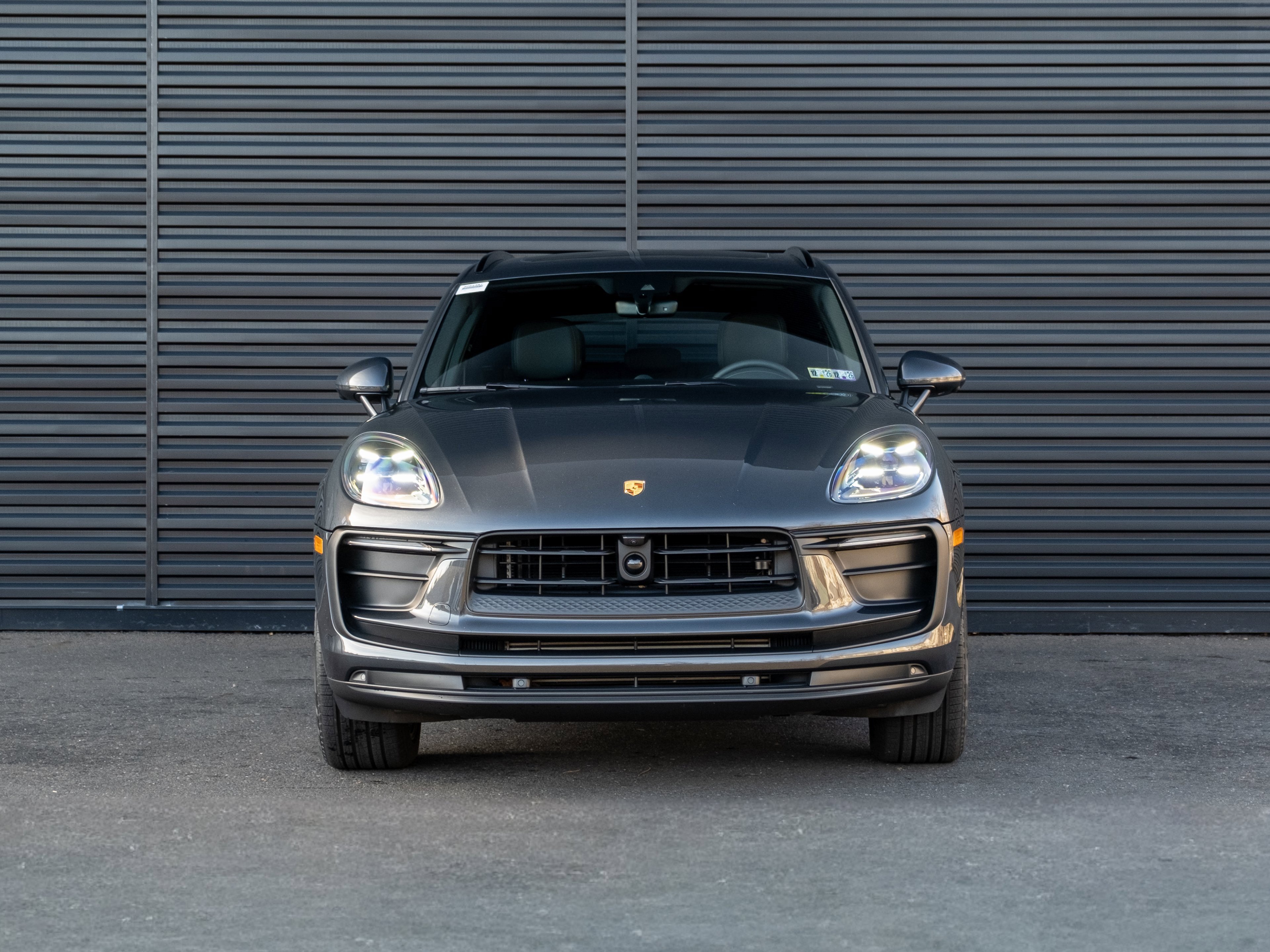 Certified 2025 Porsche Macan image 11