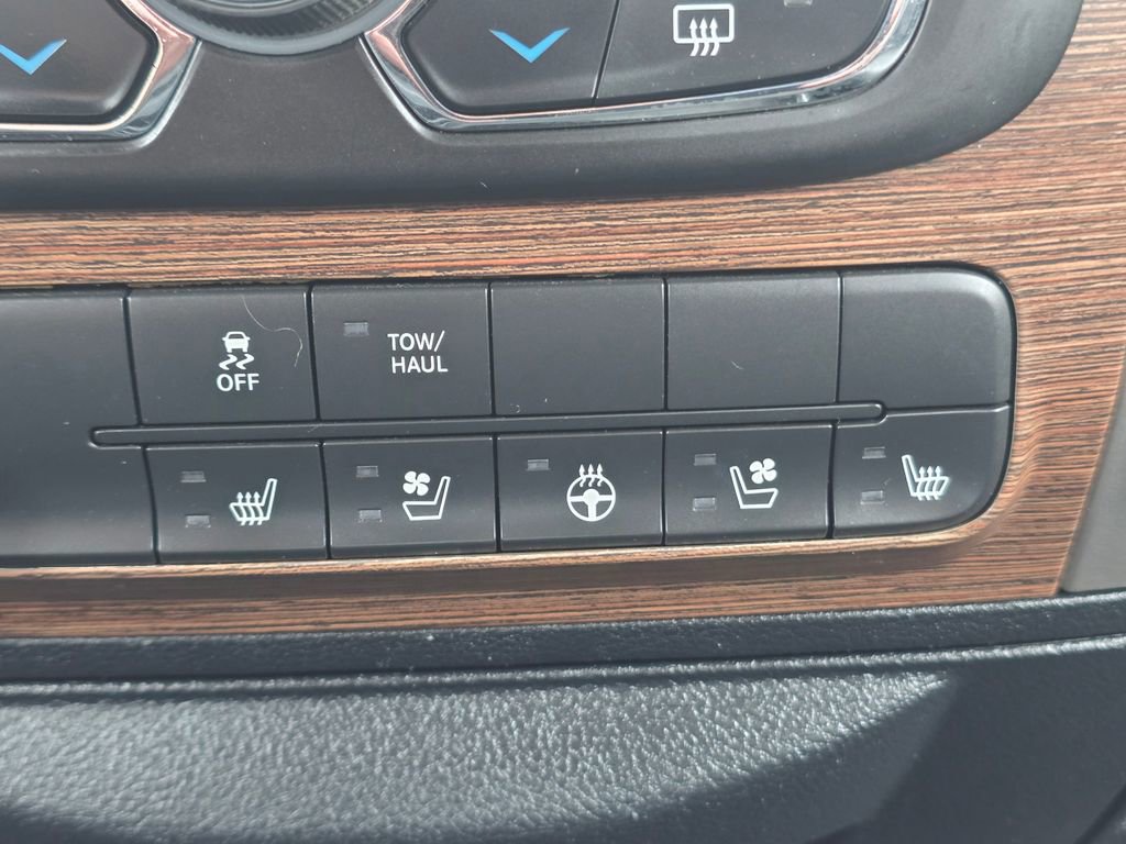 Used 2018 RAM 1500 Laramie w/ Convenience Group AWD/4WD image 13
