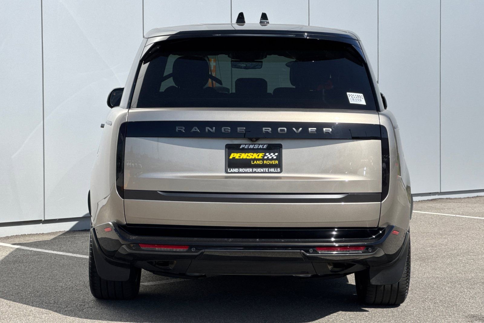Certified 2025 Land Rover Range Rover SE AWD/4WD image 4