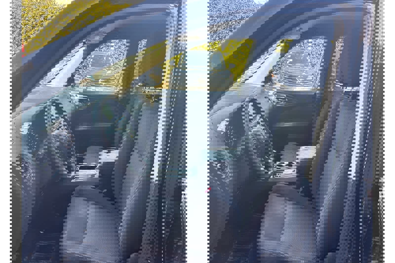 Used 2020 Nissan Pathfinder S image 12