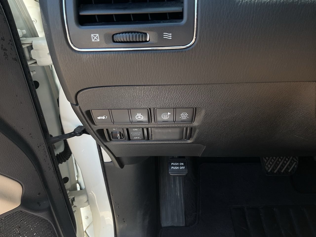 Used 2019 Nissan Armada Platinum w/ Captain's Chairs Package AWD/4WD image 26