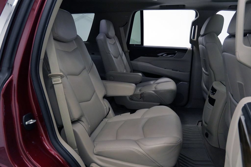 Used 2020 Cadillac Escalade Luxury AWD/4WD image 18