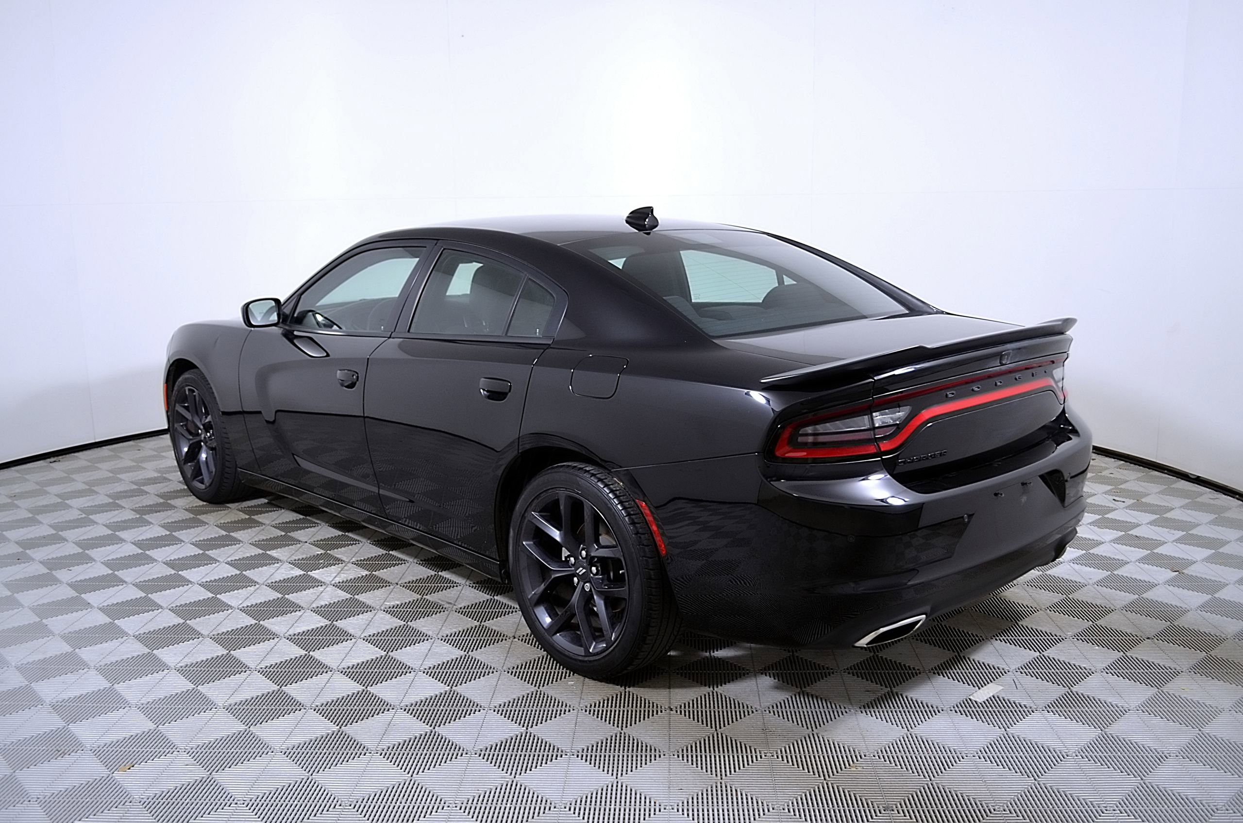 Used 2023 Dodge Charger SXT w/ Blacktop Package RWD image 9