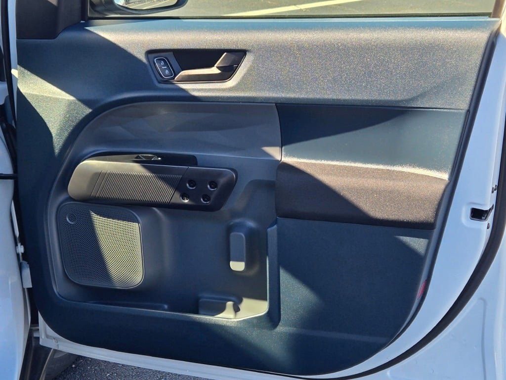 Used 2024 Ford Maverick XL image 6
