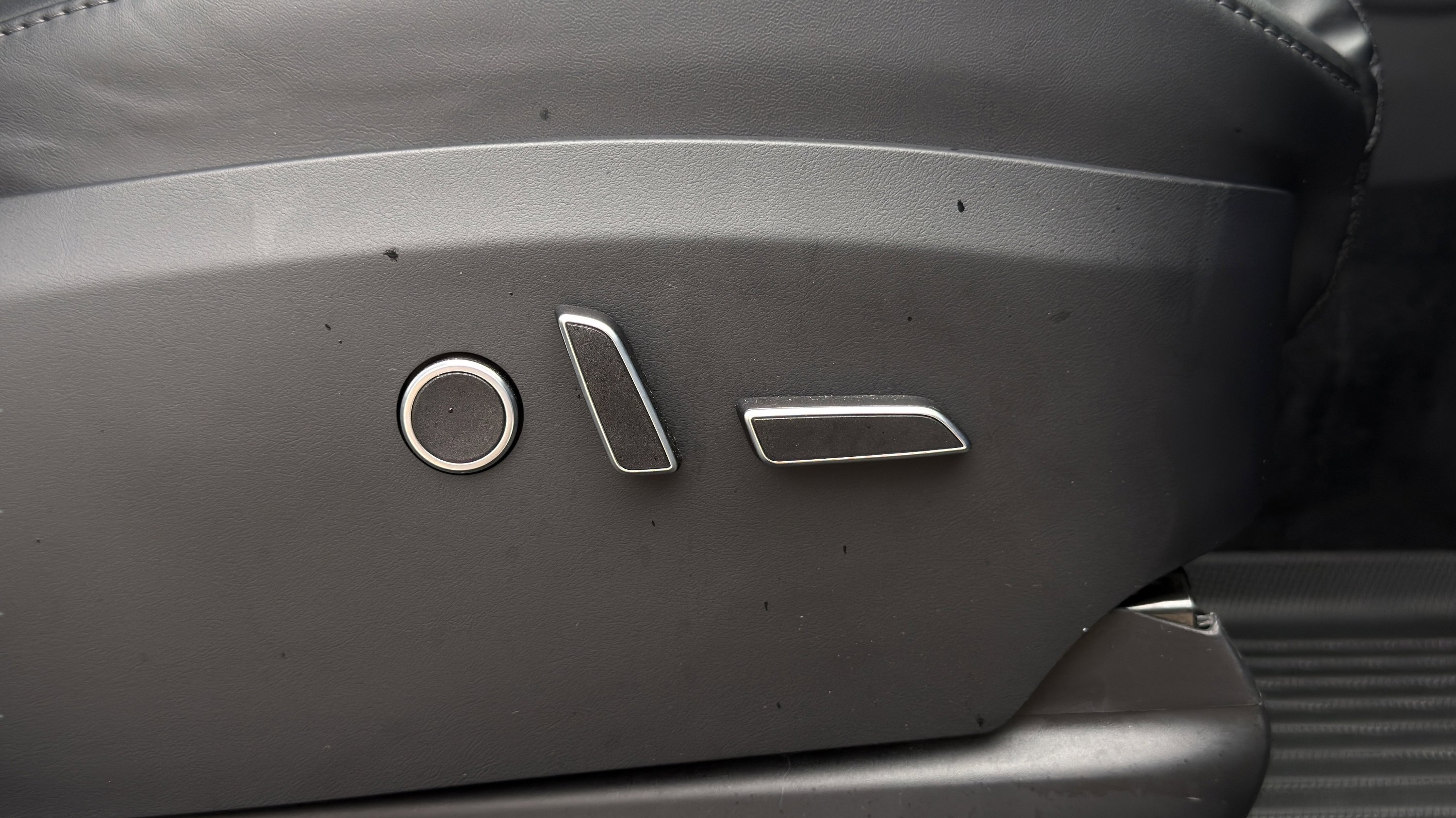 Used 2023 Tesla Model X image 63