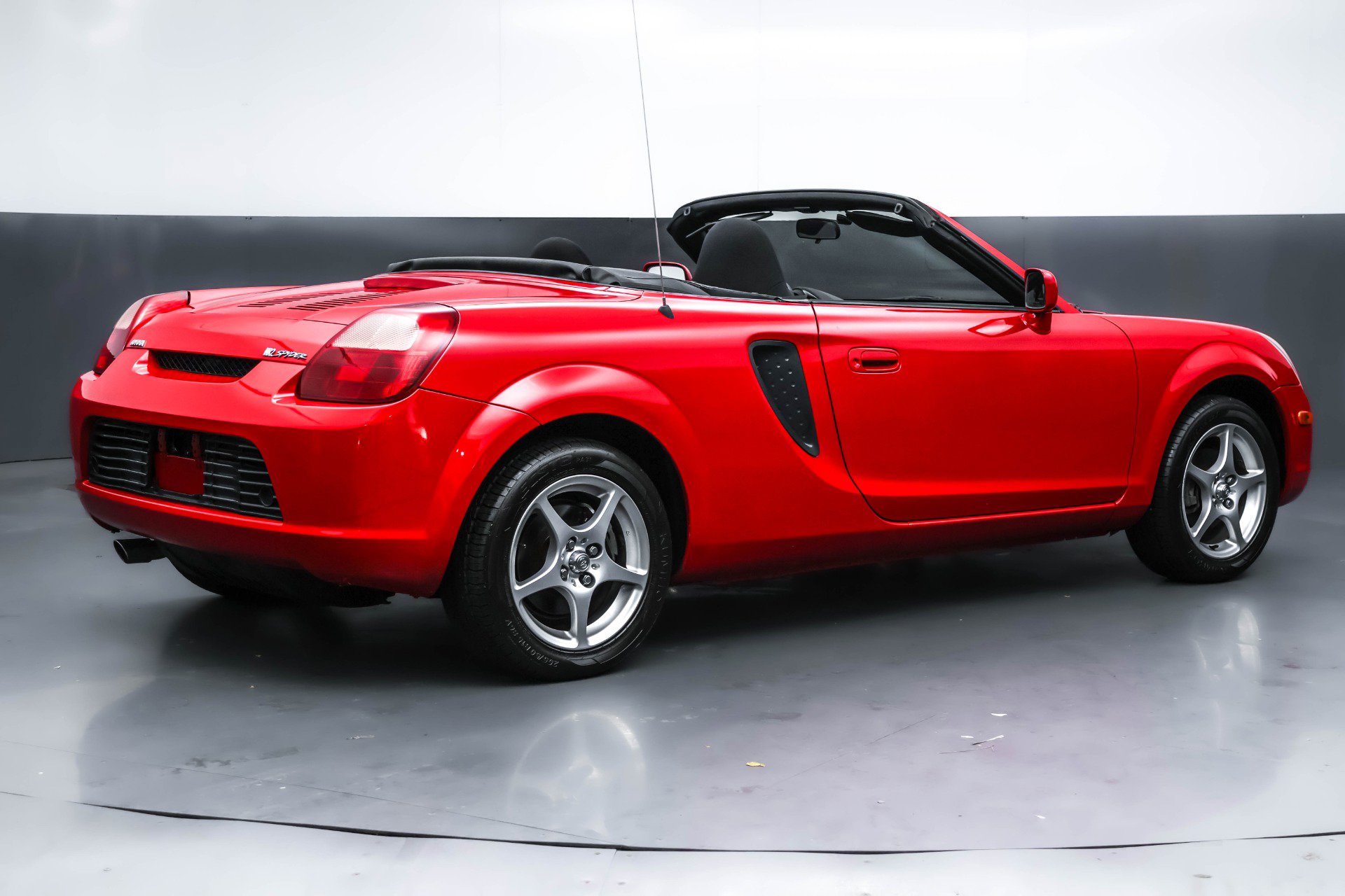 Used 2001 Toyota MR2 image 3