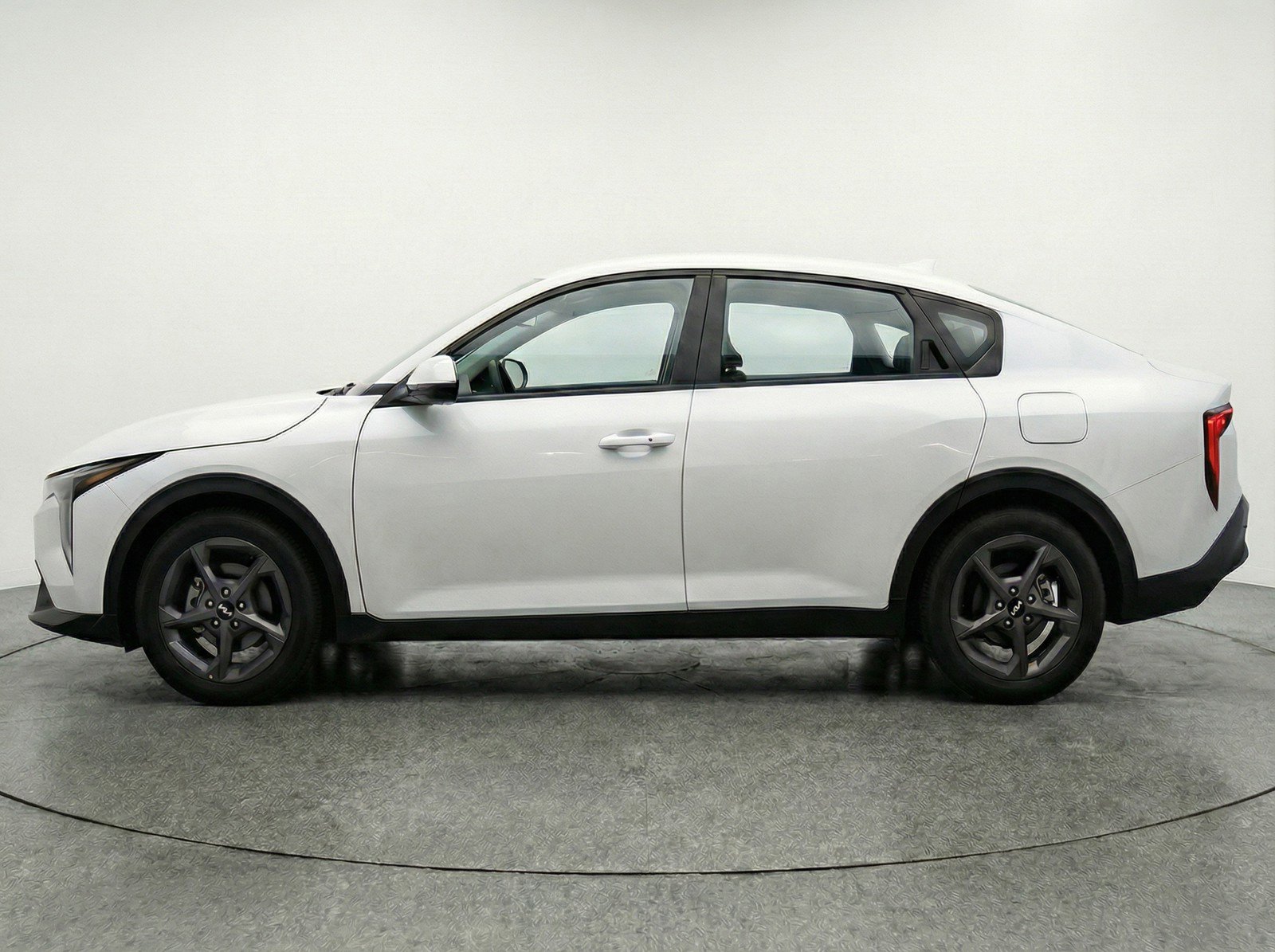 Used 2025 Kia K4 LXS image 5