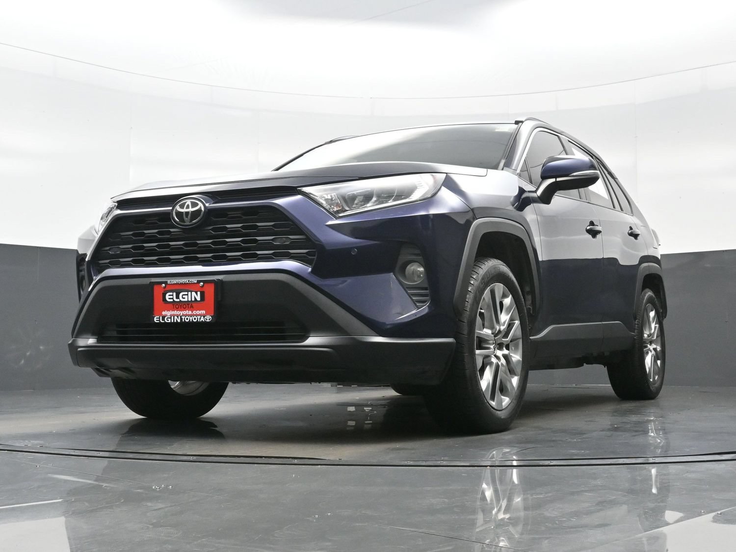 Used 2020 Toyota RAV4 XLE Premium FWD image 28