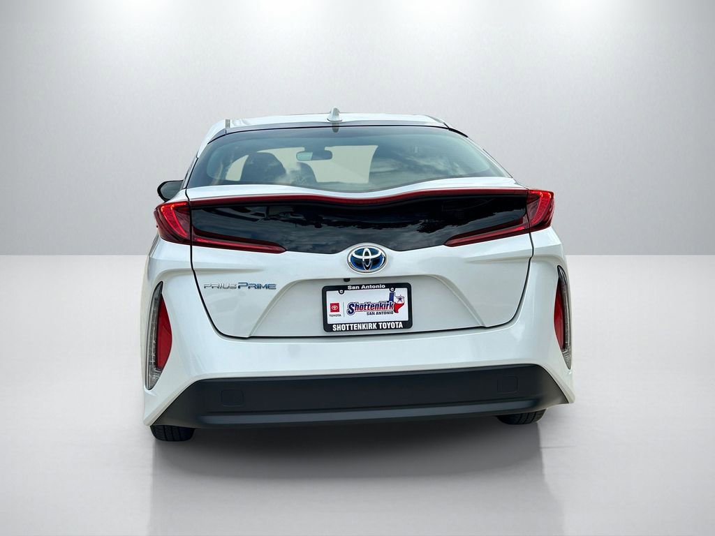 Used 2022 Toyota Prius Prime LE FWD image 6