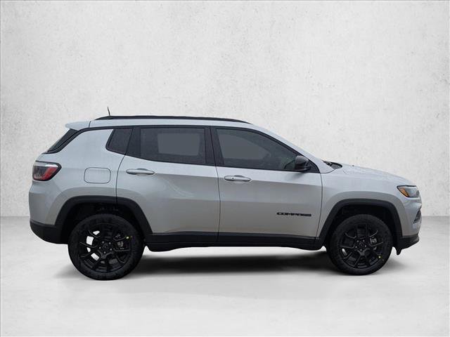 New 2026 Jeep Compass Latitude image 4