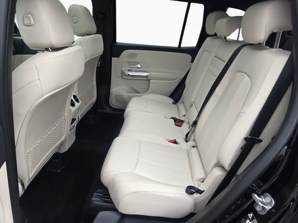 New 2026 Mercedes-Benz GLB 250 4MATIC image 17