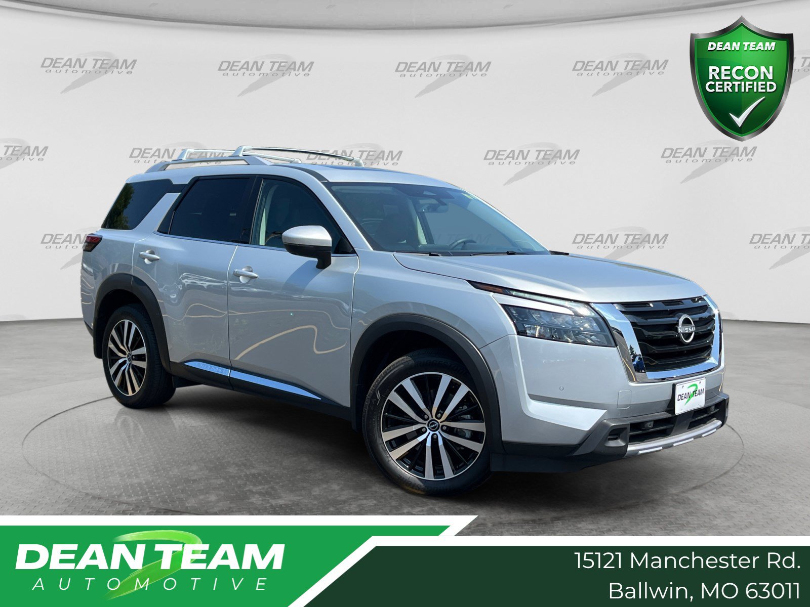 Used 2025 Nissan Pathfinder Platinum w/ Cargo Package FWD image 1