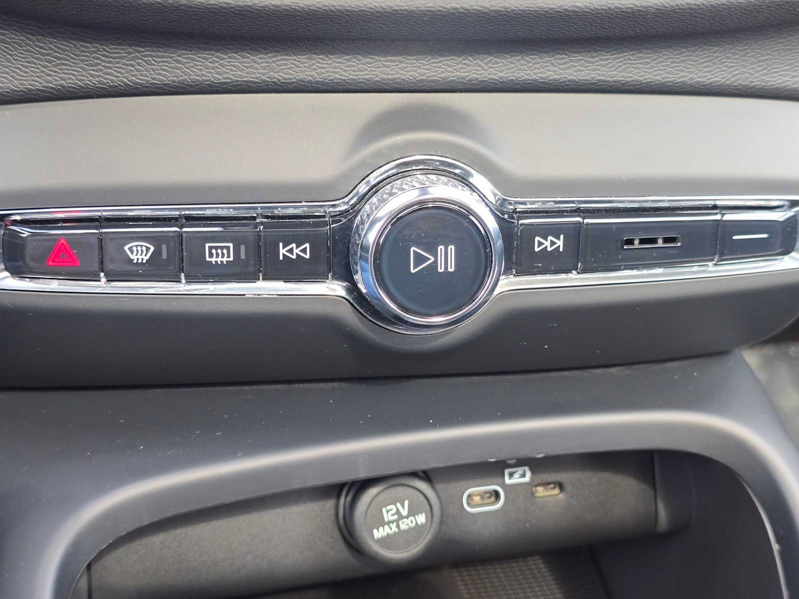 Certified 2023 Volvo C40 P8 Recharge Ultimate AWD/4WD image 30