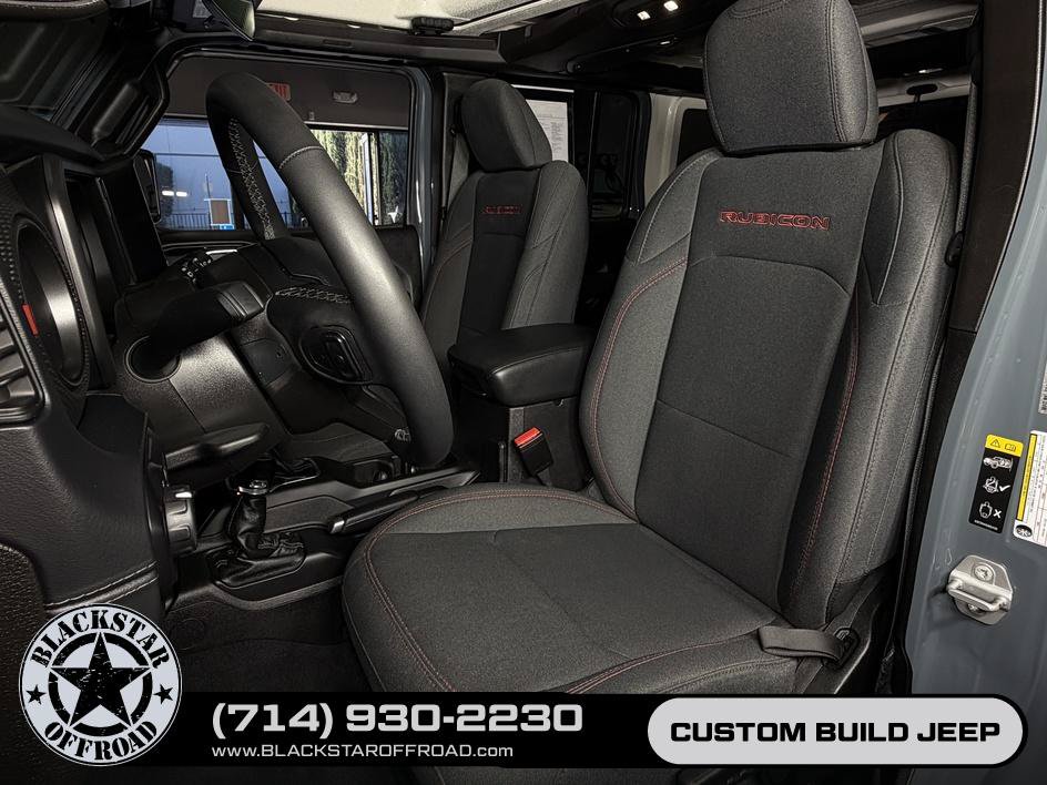 Used 2025 Jeep Wrangler Unlimited Rubicon w/ Convenience Group AWD/4WD image 15