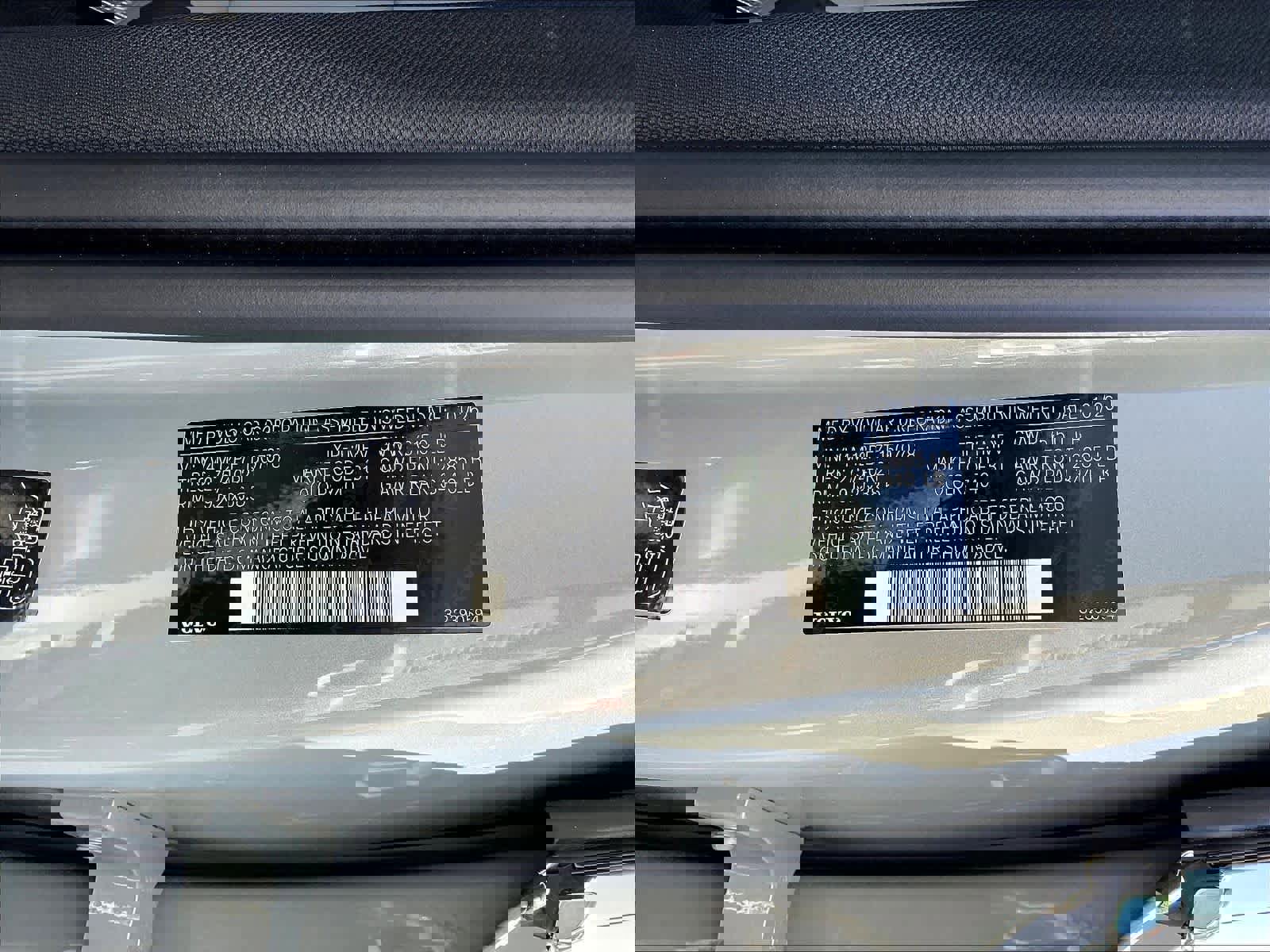 New 2026 Volvo XC90 B5 Plus w/ Protection Package Premier image 36