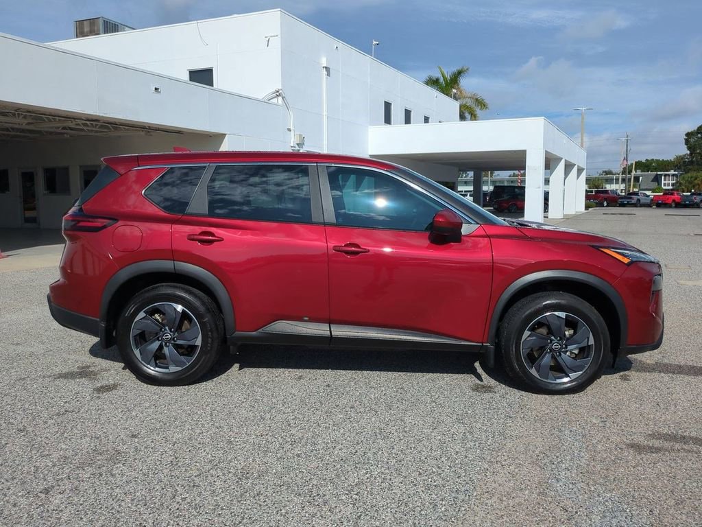 Certified 2025 Nissan Rogue SV image 4