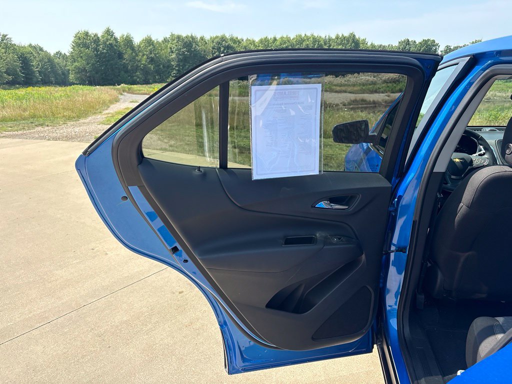 Used 2024 Chevrolet Equinox LT FWD image 39