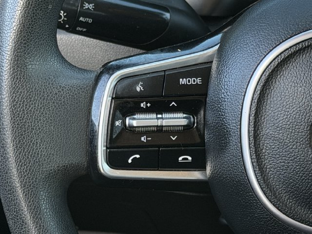 Used 2023 Kia Sorento LX FWD image 12