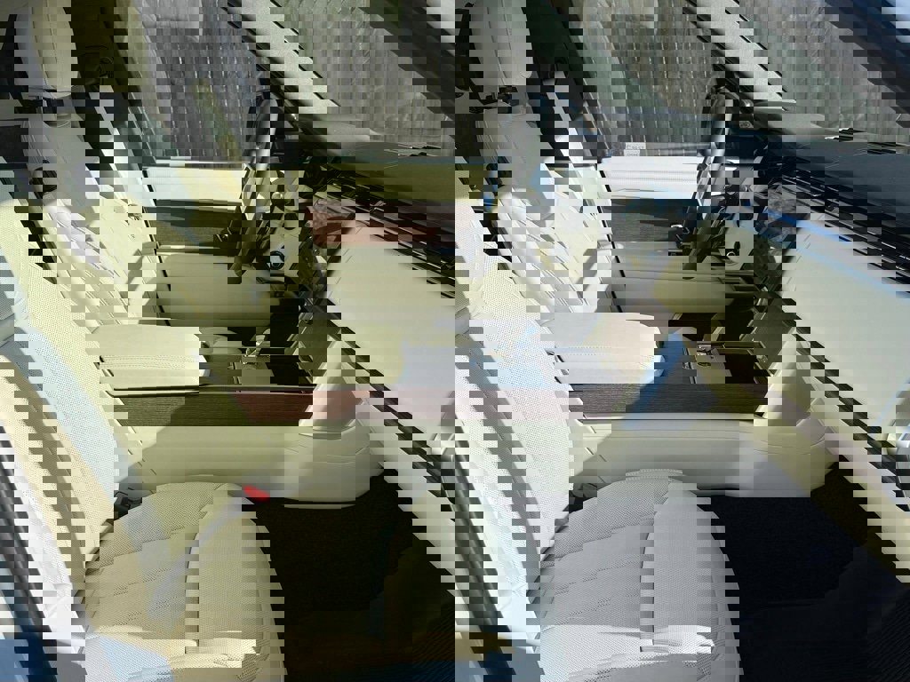 New 2026 Land Rover Range Rover SE image 12