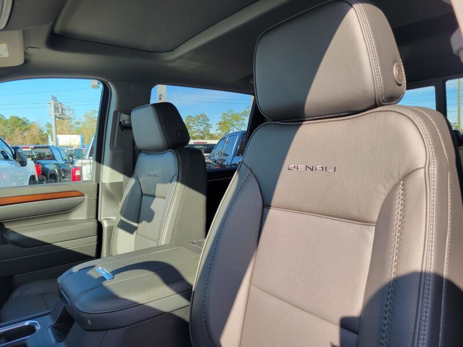 New 2026 GMC Sierra 2500 Denali w/ Denali Reserve Package image 10