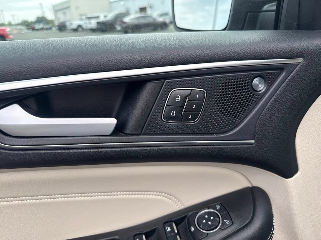 Used 2021 Ford Edge Titanium AWD/4WD image 30