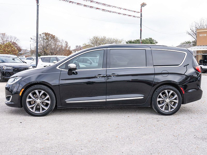 Used 2019 Chrysler Pacifica Limited FWD image 8