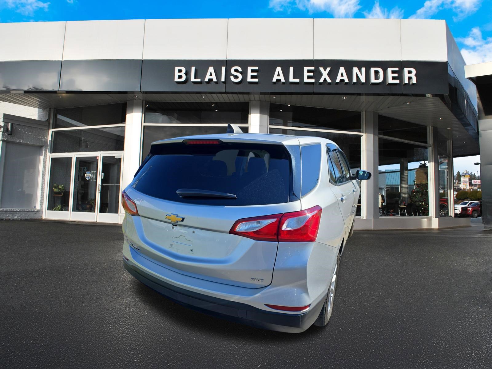 Used 2019 Chevrolet Equinox LS w/ LS Convenience Package AWD/4WD image 3