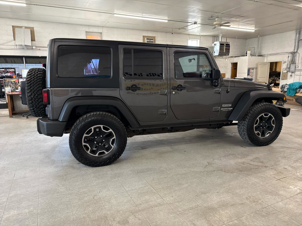 Used 2018 Jeep Wrangler Unlimited Sport w/ Connectivity Group image 4