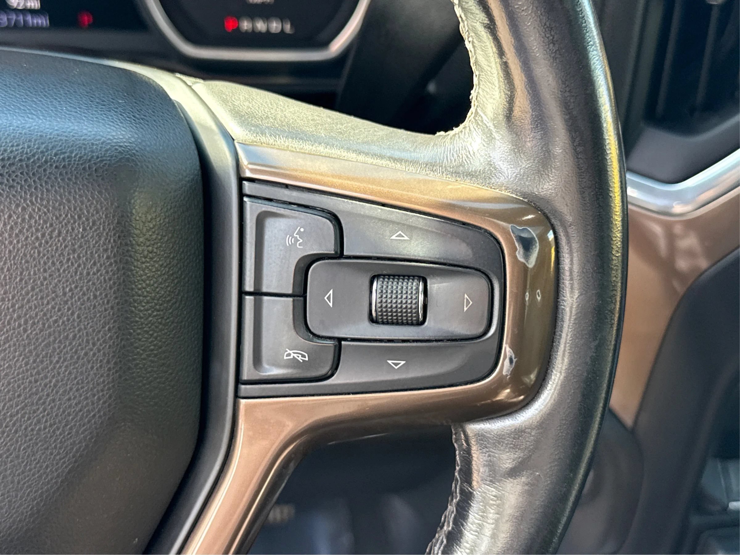 Used 2019 Chevrolet Silverado 1500 High Country w/ Technology Package AWD/4WD image 29