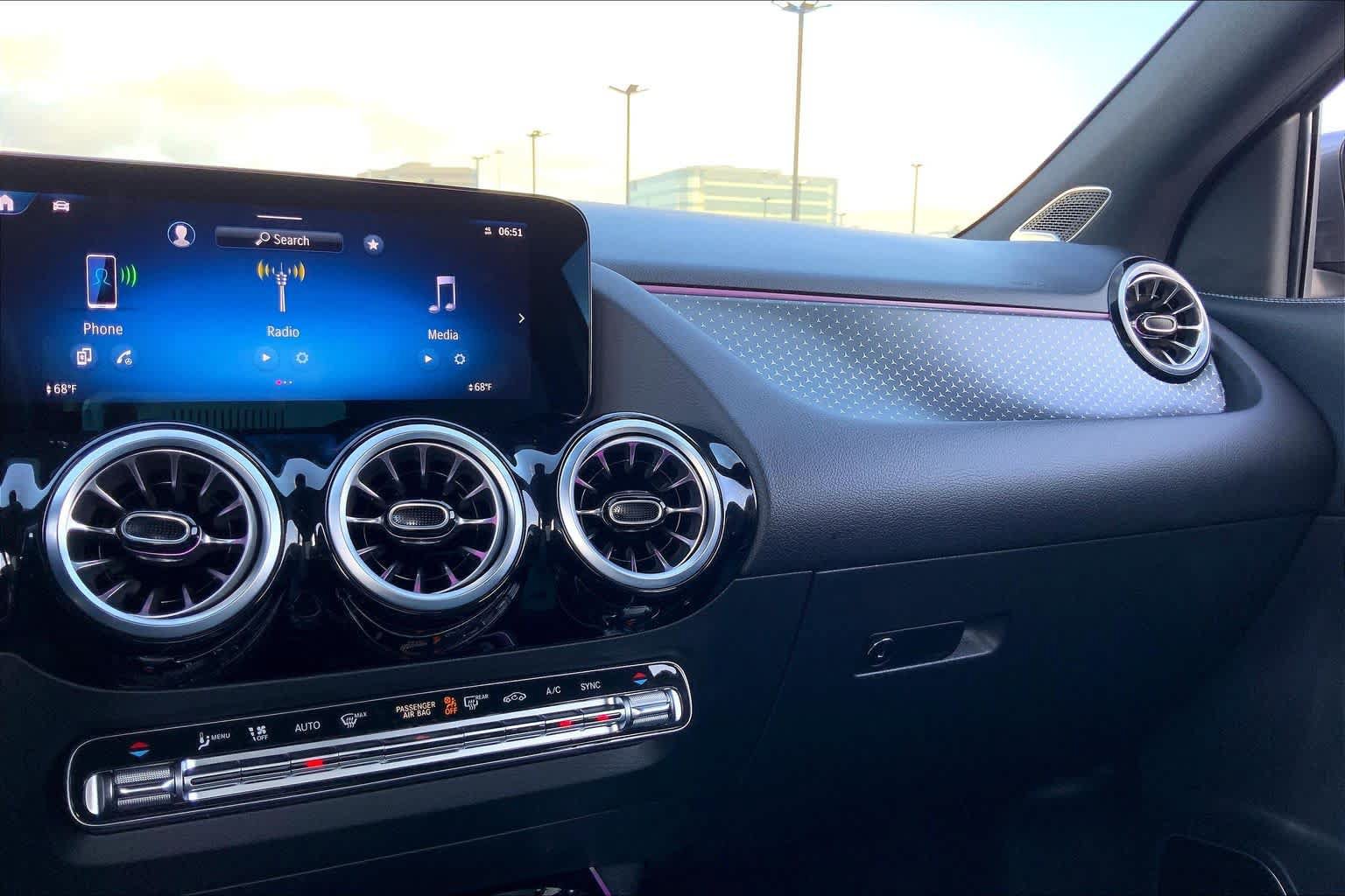 Used 2025 Mercedes-Benz GLA 35 AMG 4MATIC image 35
