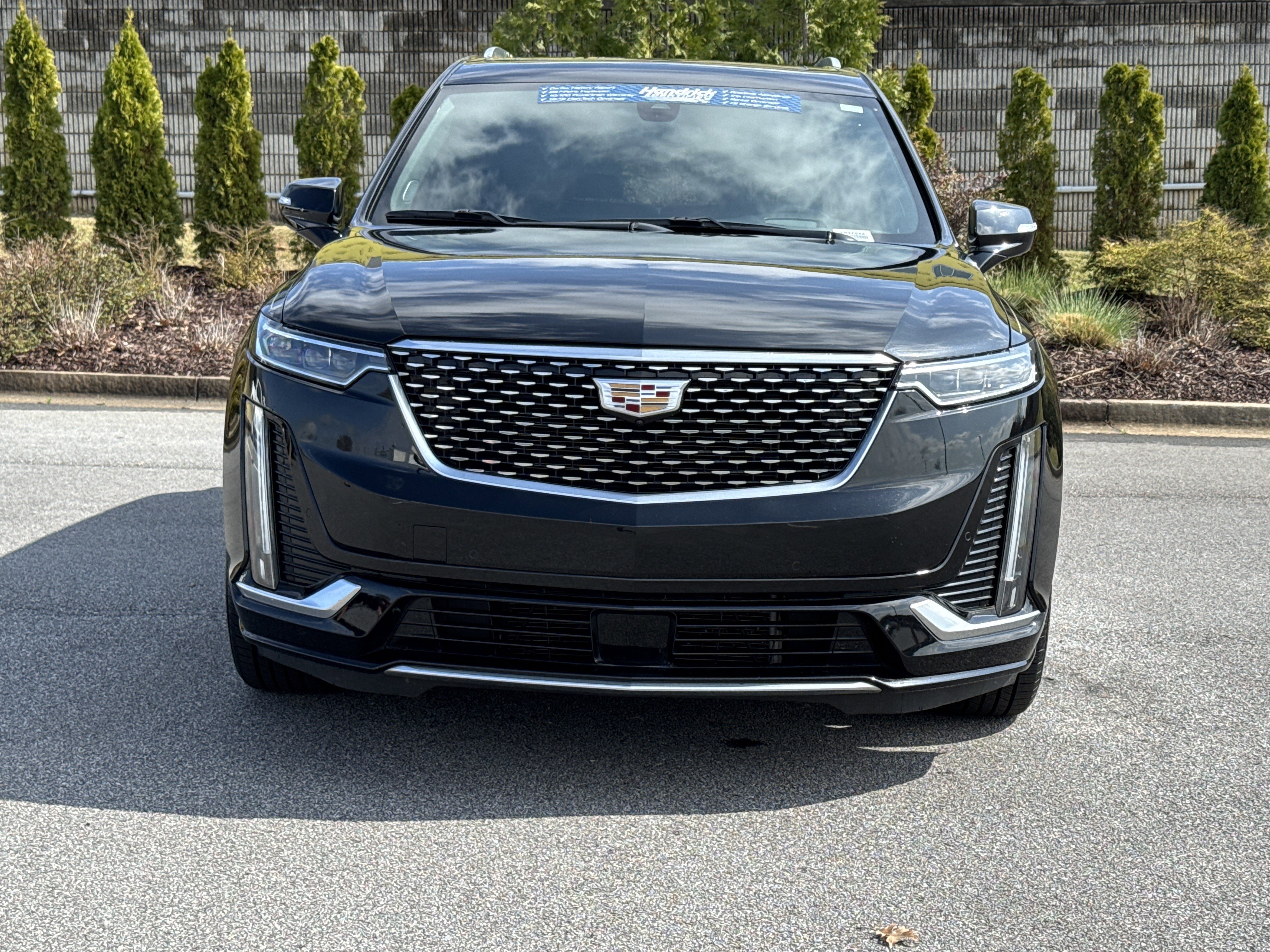 Used 2022 Cadillac XT6 Premium Luxury w/ Technology Package image 3